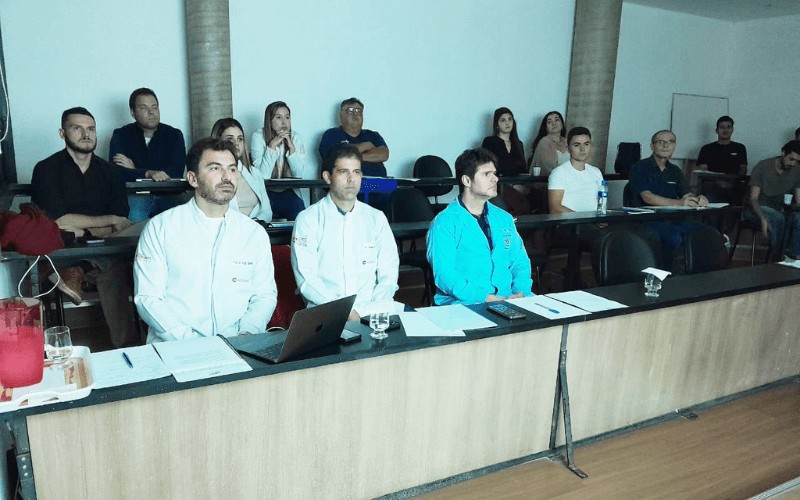 Apresentação do TCC da 6ª turma de Especialização em Implantes na FAOA-APCD Ribeirão